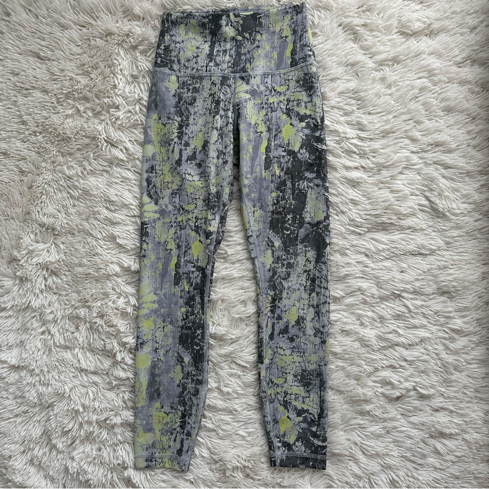 Lululemon Wunder Train Contour Fit High Rise Tight 25" Size 4